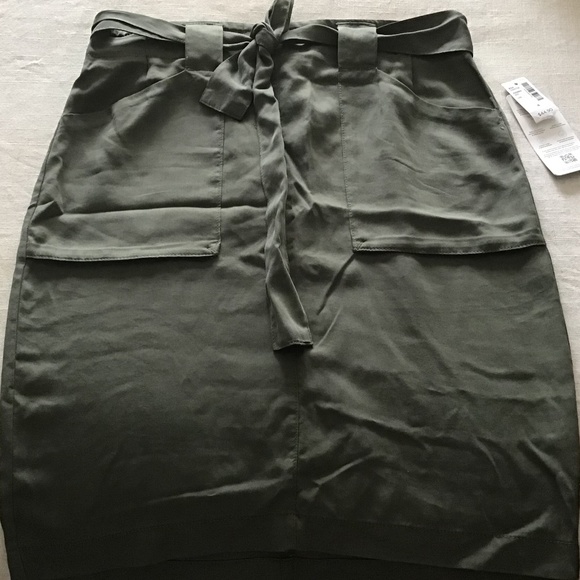 Paper bag skirt - Picture 4 of 7